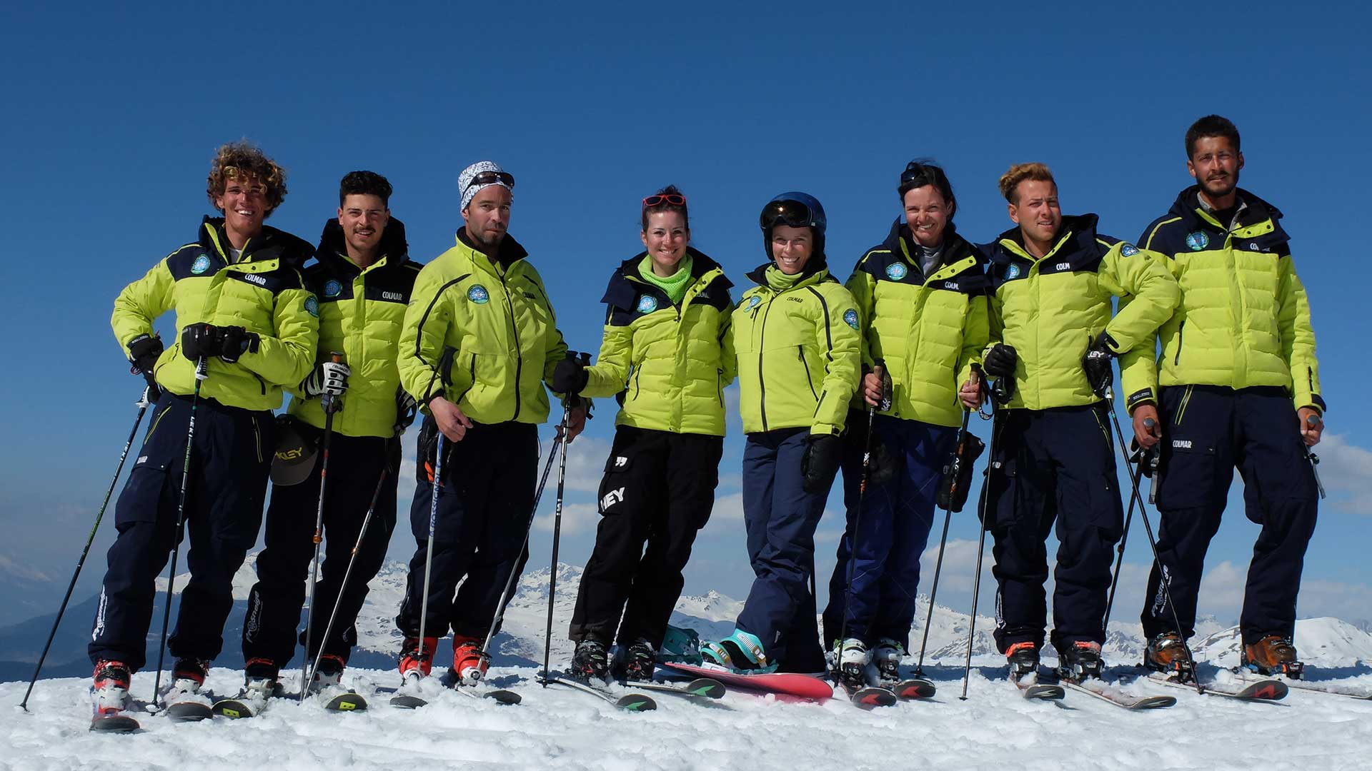 ski instructors team in prosneige meribel